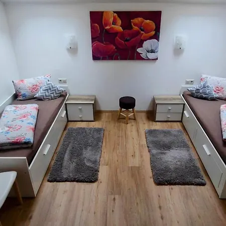 Susanne * ノイシュティフト・イム・シュトゥーバイタール